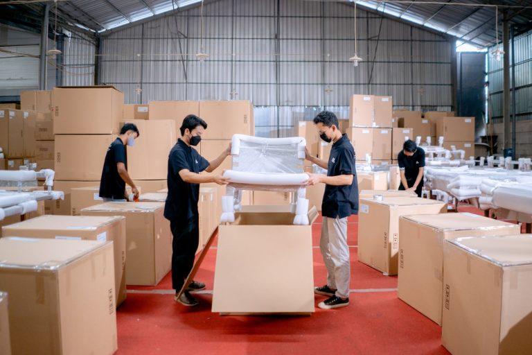 Custom Insole Packaging & Labeling for Retail Brands — article cover