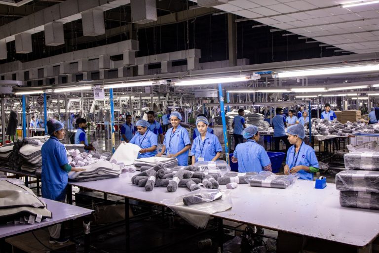 Custom Insole OEM Pricing Guide: What Brands Should Expect to Pay — article cover